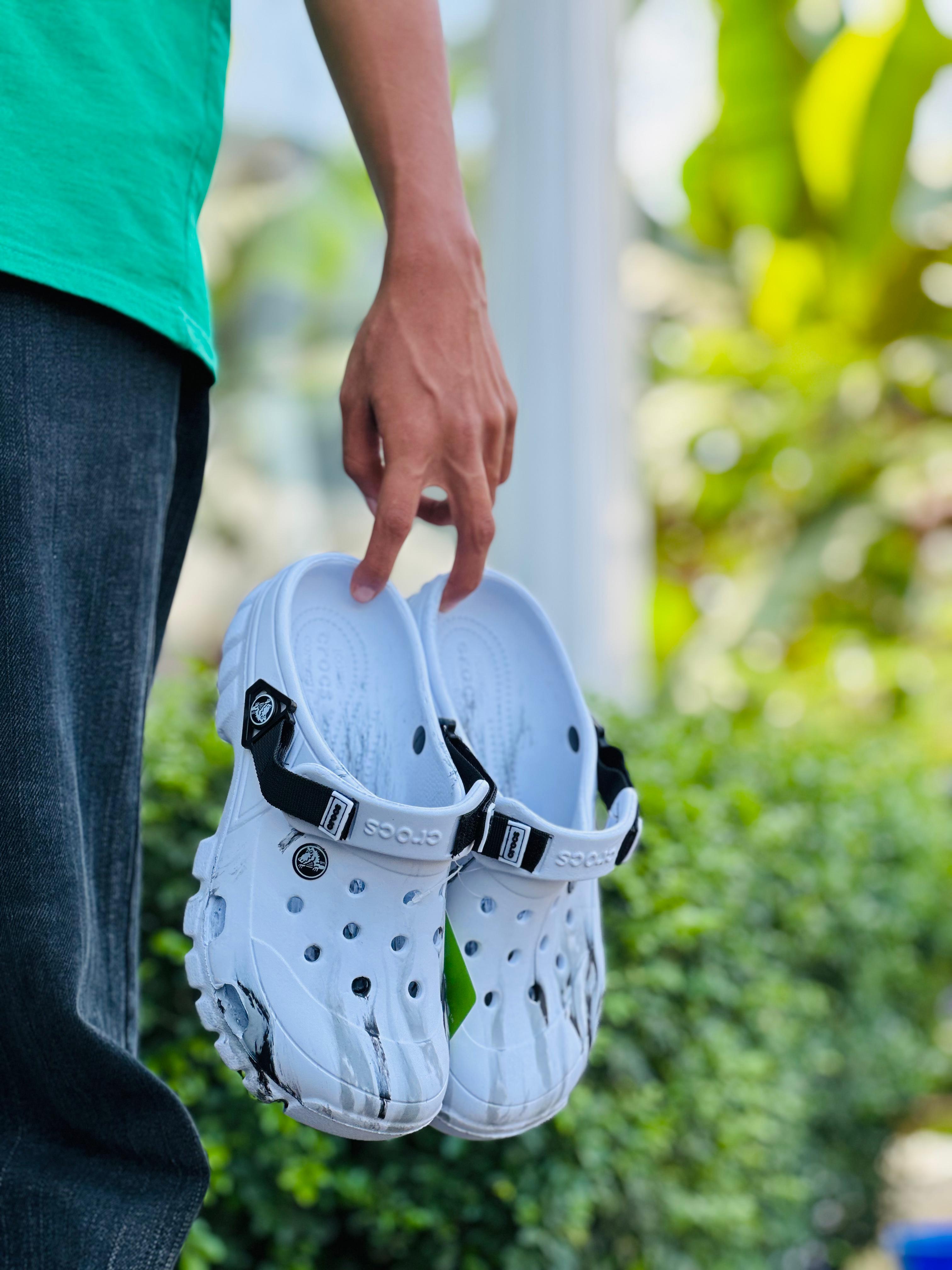 OFF-ROAD STYLE PRINTED CLOGS